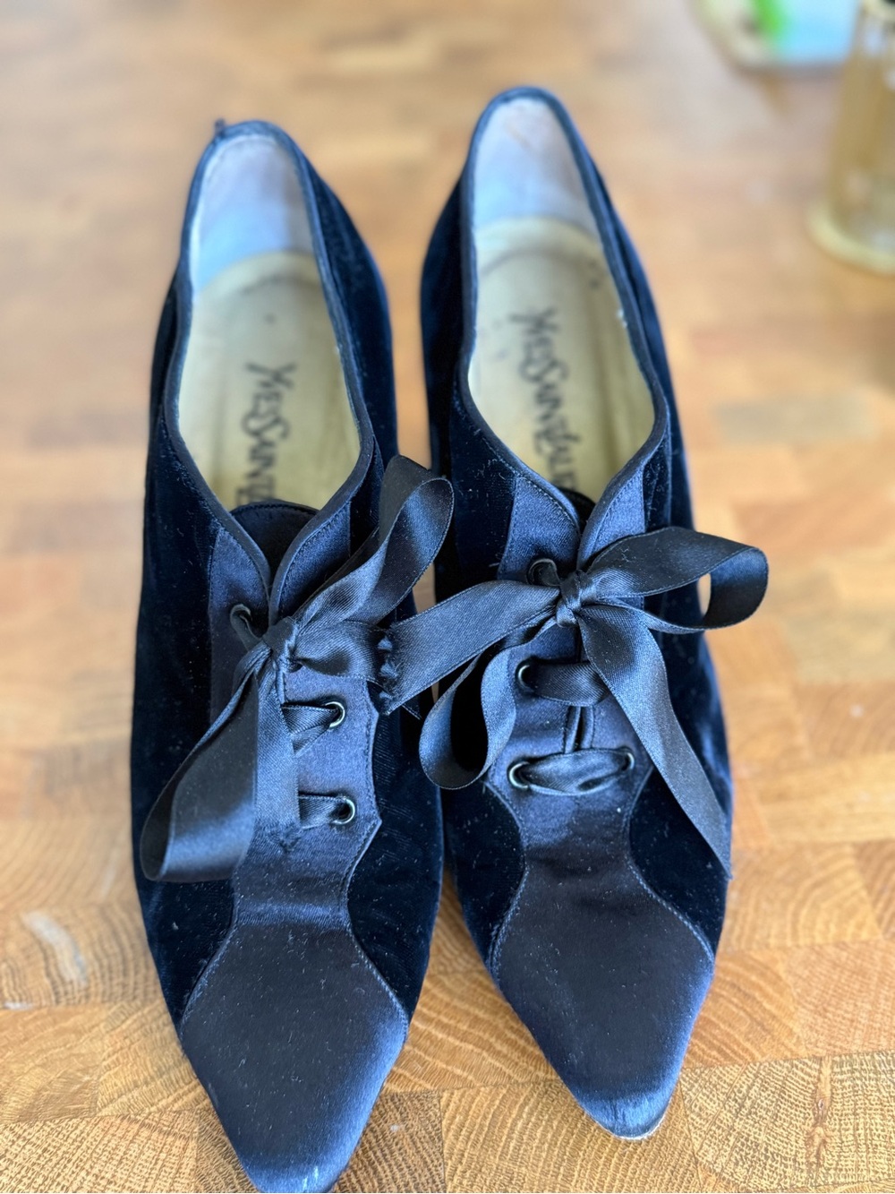 Vintage Yves Saint Laurent Velvet With Satin Lace up Heels. Made in Italy size 7 - Picture 6 of 9